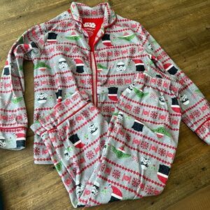 Star Wars Holiday Pajamas, boys size 4/5, Disney, grey, red, darth vader, yoda